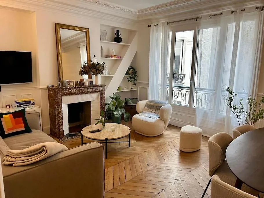 Blanche House Pres Du Moulin Rouge contacts